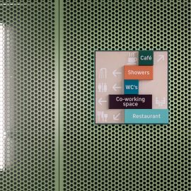 Directional wayfinding sign