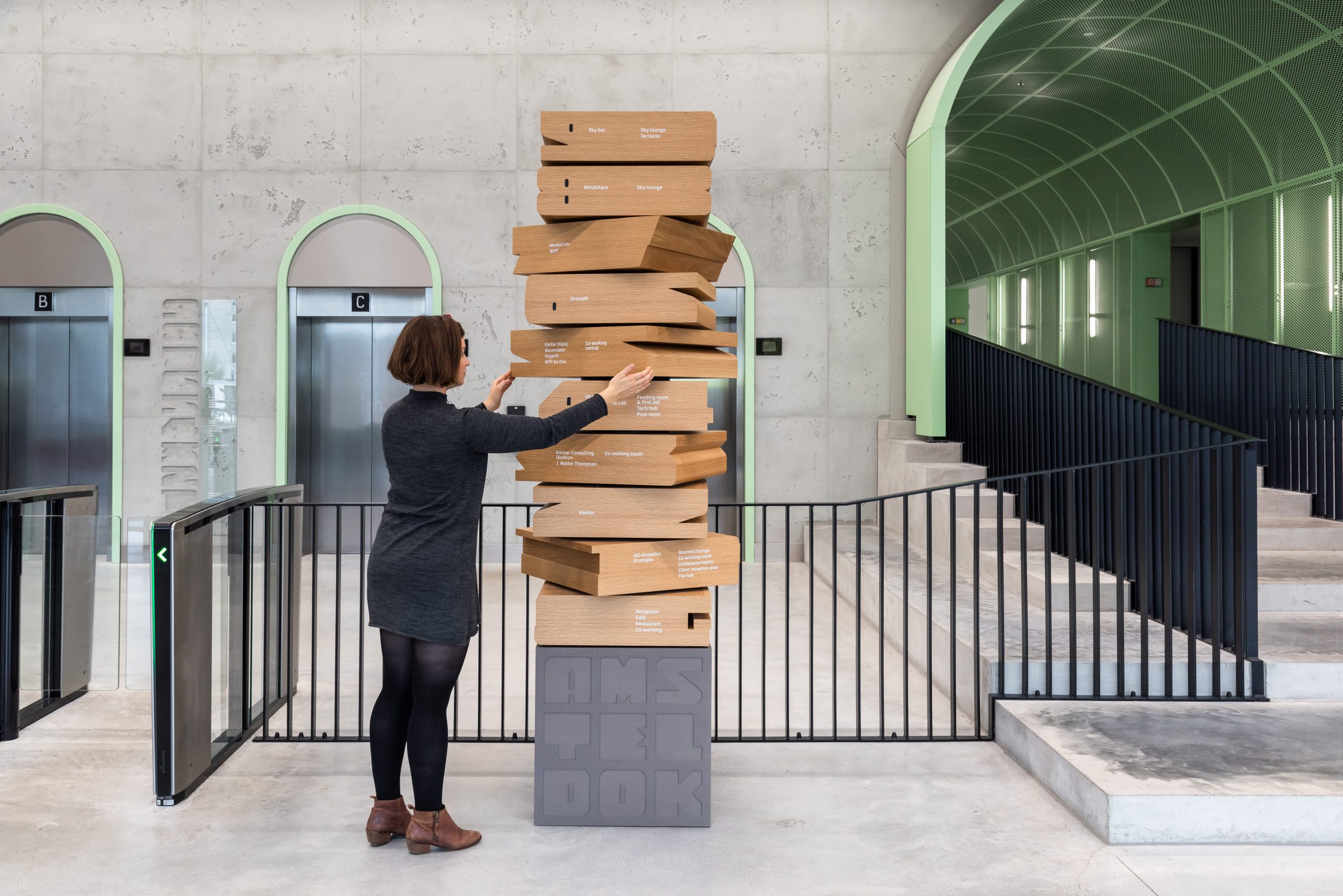 Amsteldok rotating pylon sign